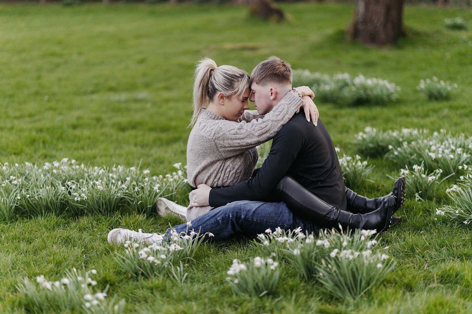 Salisbury photographer capturing a romantic golden hour engagement session