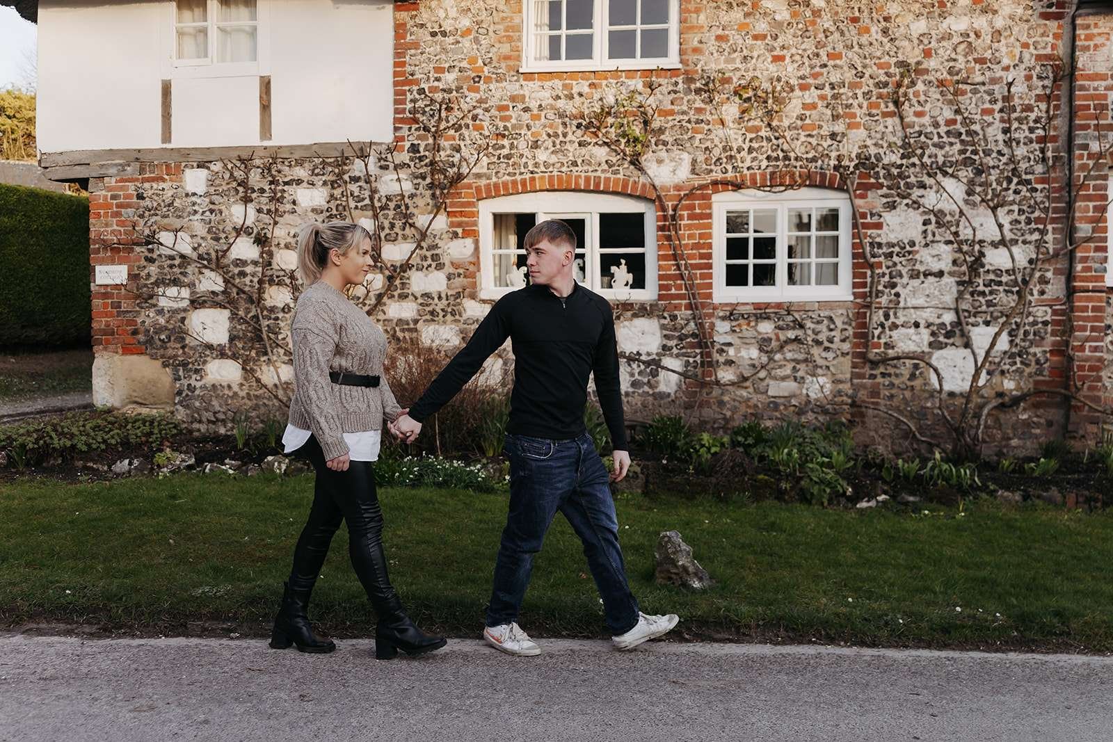 Natural and authentic couple photography in Wiltshire’s golden hour.