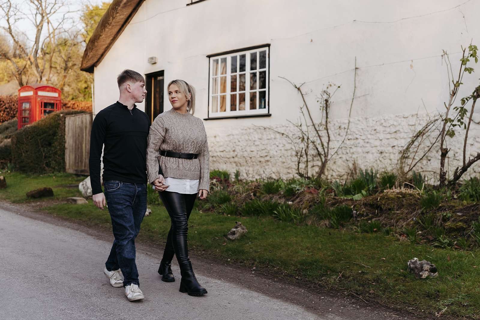 Romantic sunset couple photoshoot in the heart of Salisbury’s old village.